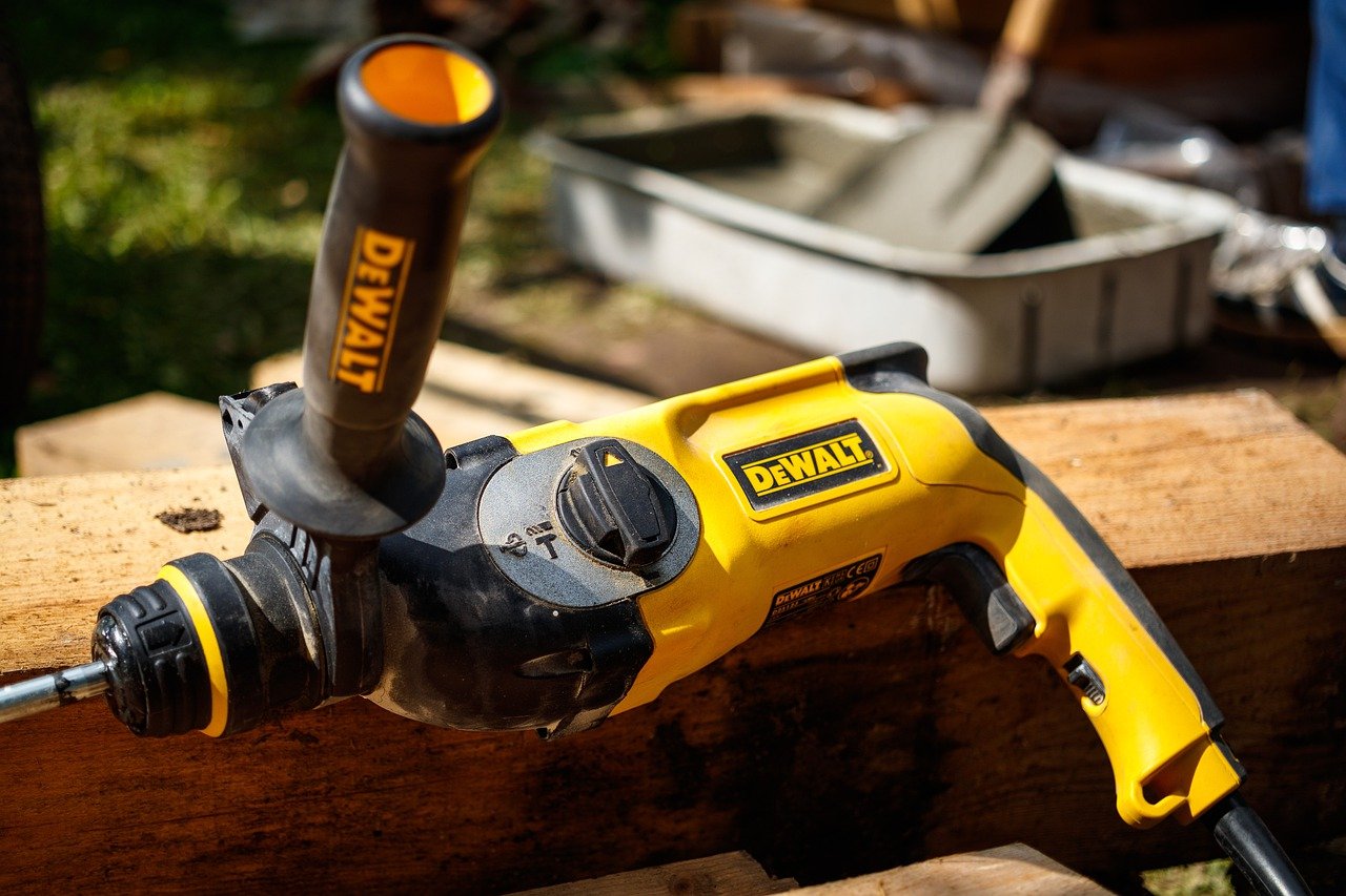 drill, tool, yellow-4561730.jpg